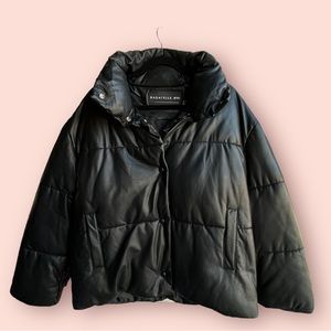 Bagatelle. NYC puffer Jacket. Size M